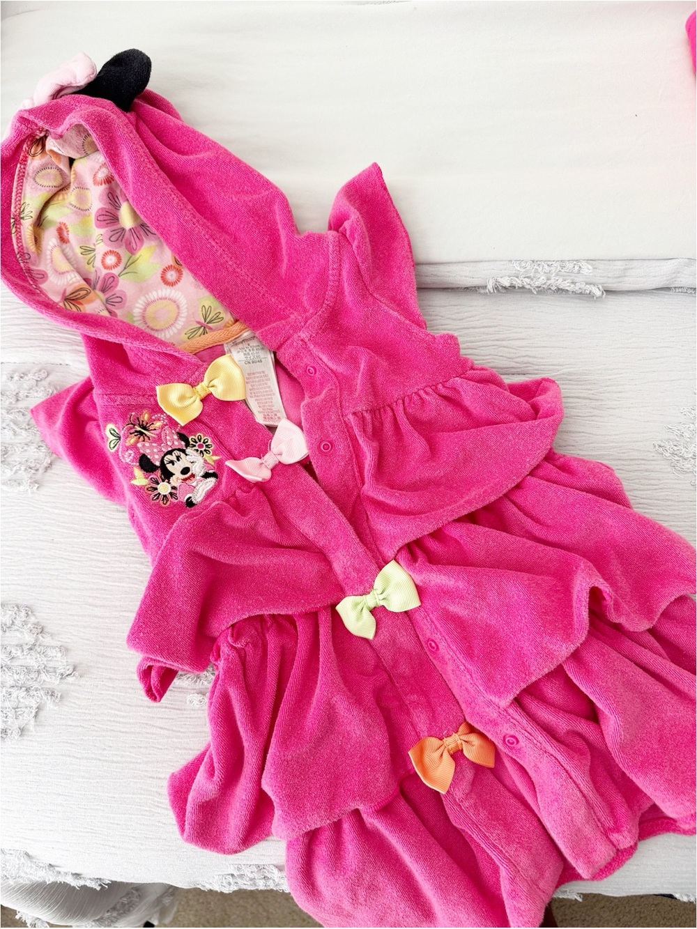 Disney store vintage Minnie Mouse ruffled terry cloth hooded swim cover up sz 2